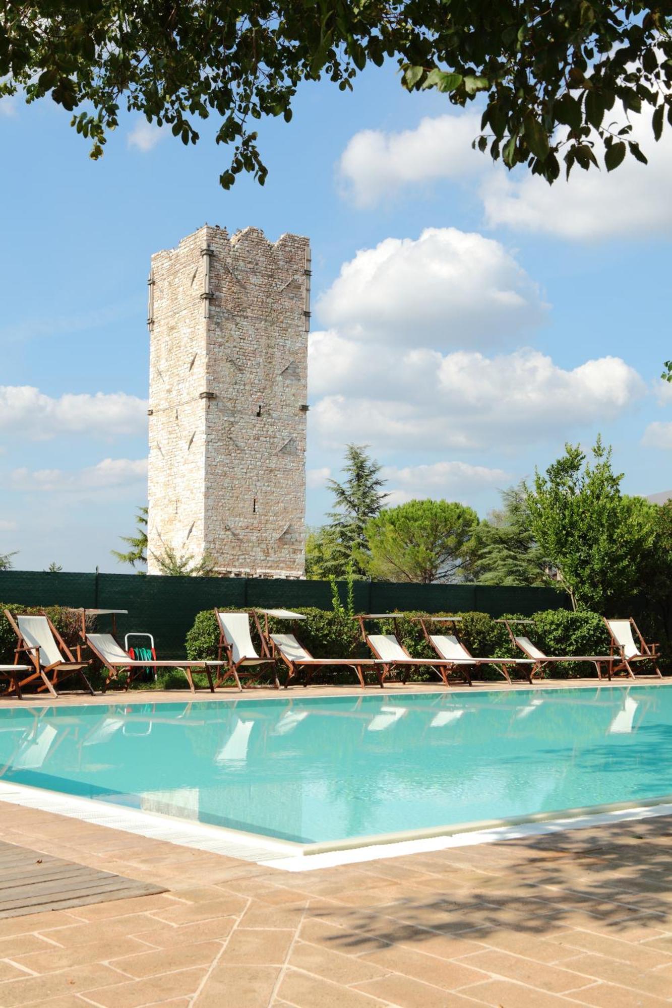 Residenza Torre Acquatino Aparthotel Spello Exterior photo
