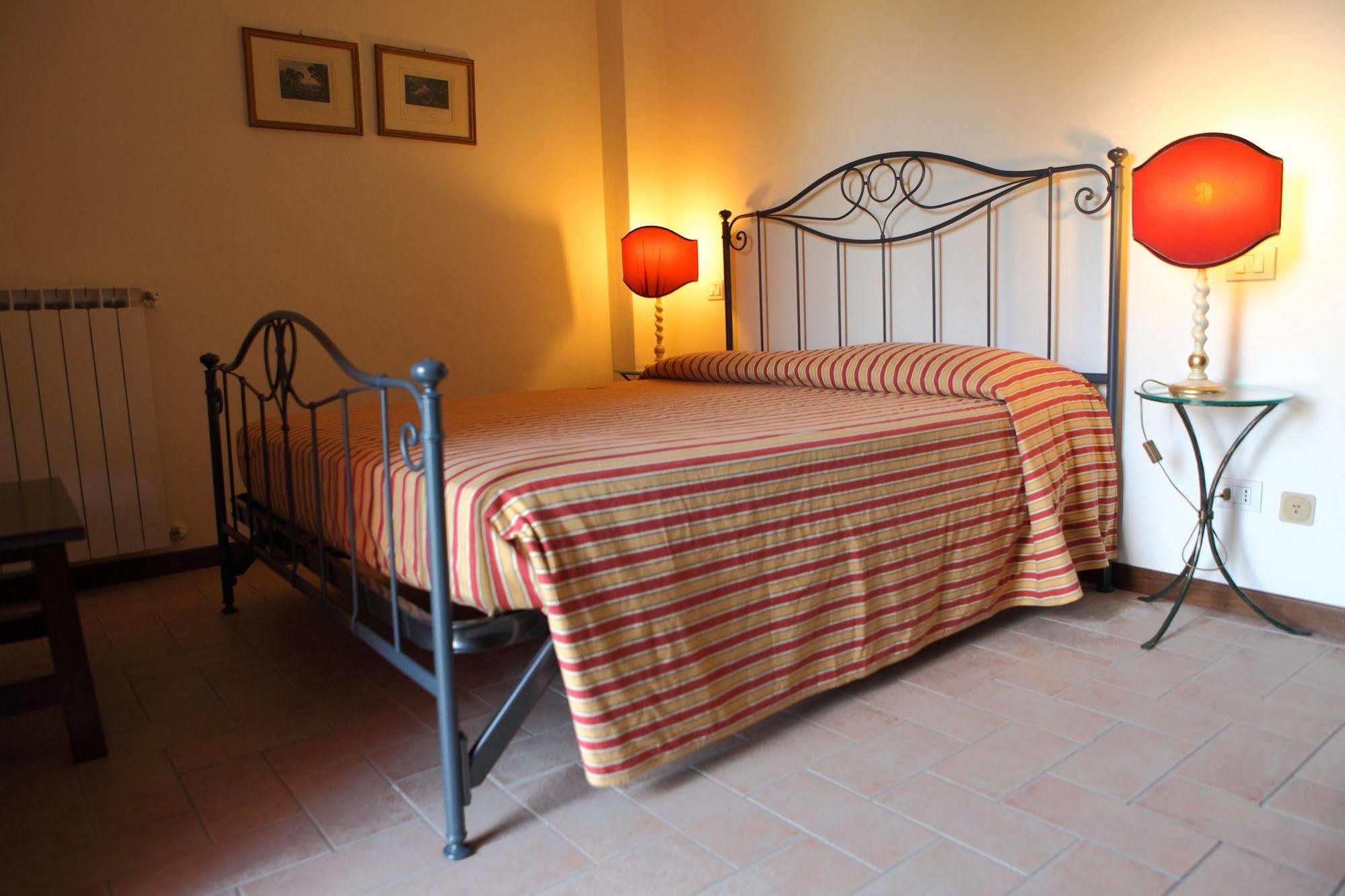 Residenza Torre Acquatino Aparthotel Spello Exterior photo