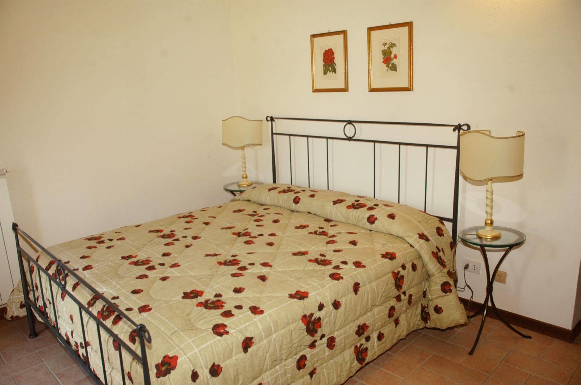 Residenza Torre Acquatino Aparthotel Spello Exterior photo